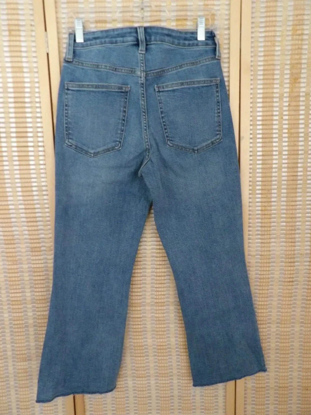 NWT Women's Universal Thread Size 8S High-Rise Kick Flare Raw Hem Jeans